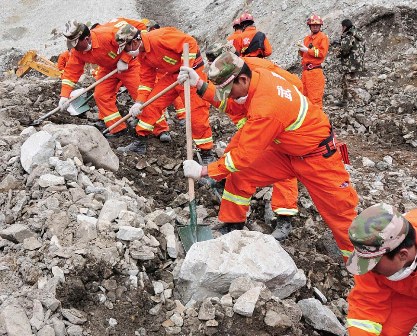 83 Pekerja Tambang Emas Terkubur Hidup-hidup Diterjang Longsor